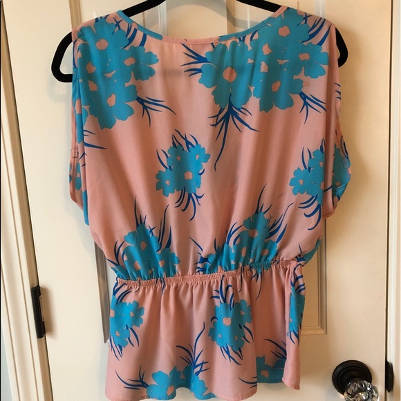 Emmelee Francesca’s Top - Picture 6 of 6